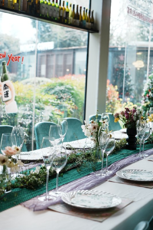 给你们看南姐今天有多美在自己的工作室，从桌面布置，酒水，食物，PPT自己一手操刀完成给你们看南姐今天有多美在自己的工作室，从桌面布置，酒水，食物，PPT自己一手操刀完成