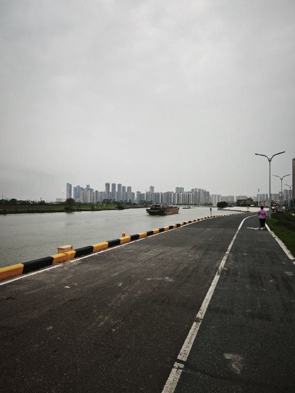 周末两天都算在加班昨儿一早进了个城做咨询下午骑了个车14公里爽周末两天都算在加班昨儿一早进了个城做咨询下午骑了个车14公里爽