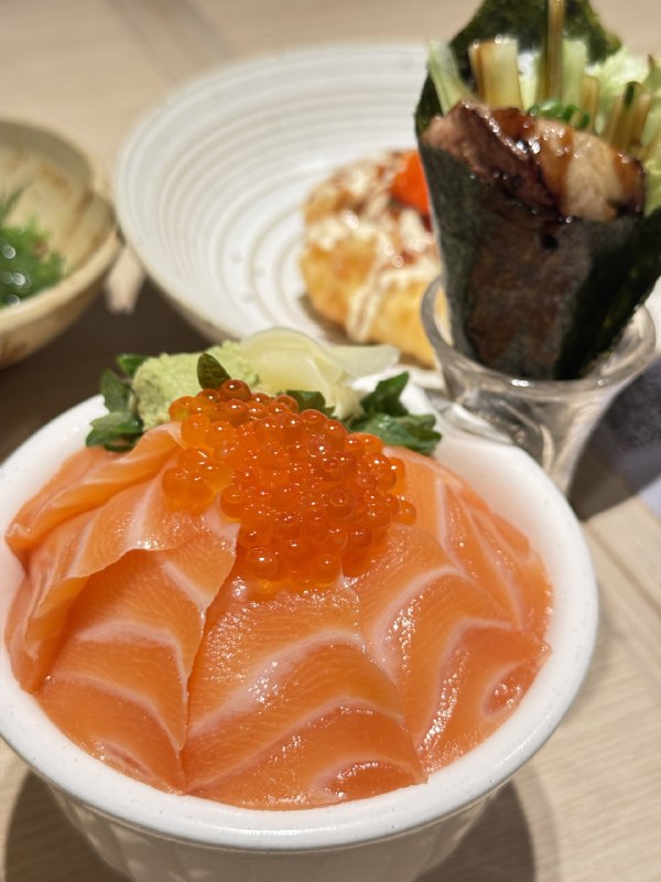 回上海啦～感谢杭州姐妹款待半天极限录了N条素材，全部是边吃饭边聊天出的topic，想到就顺素材立刻录，没有脚本没有文案，全是我们真实的人生经验