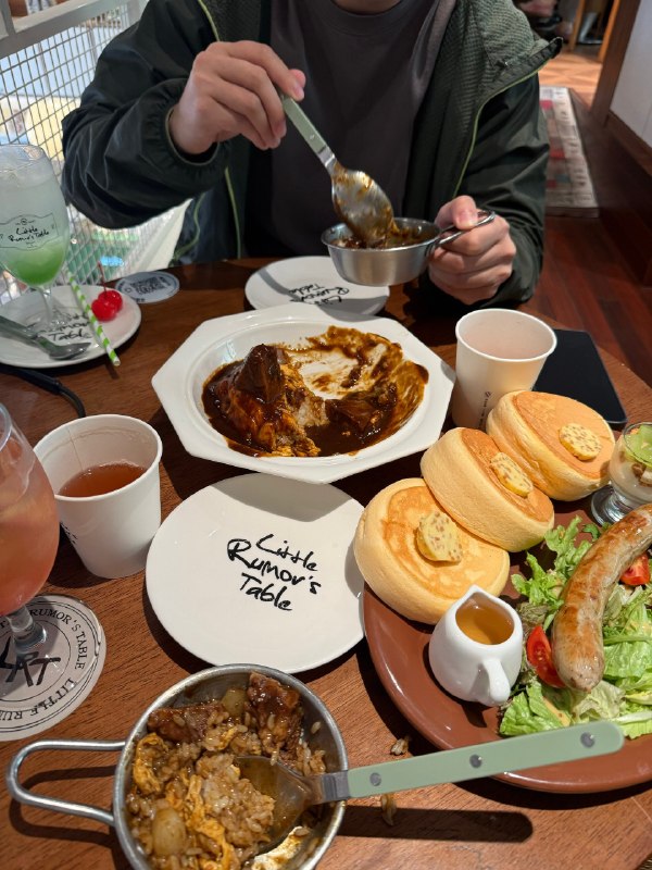 收获自由职业者朋友的好处是：可以在工作日的上午，在上海约个brunch（还可以用上工作日限时优惠券），聊一聊最近的项目进度、聊一聊一些新想法