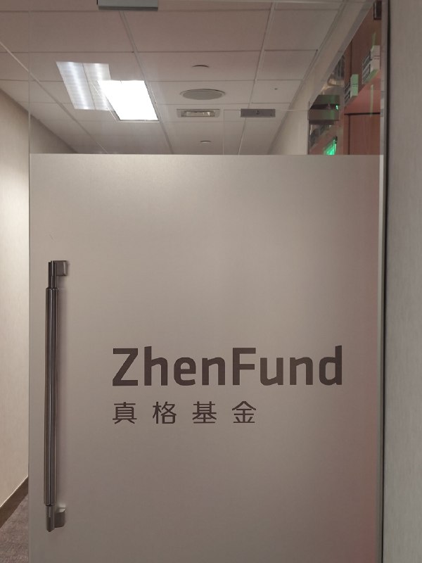 有种说法是P型创业和L型创业，想想我和 @颓_SleepyTui 可能就算是前者，一起在做的可能一开始就是一个Passion Project. 我们没有在火热的领域中logical的寻找机会，而是选择了一条最niche但也是我们真正热爱的领域来创业