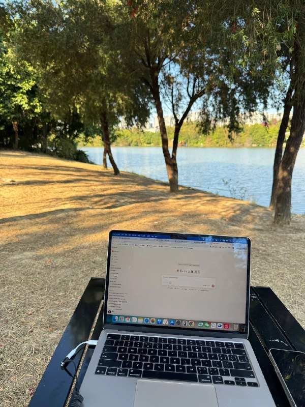 年度复盘：我的2025，只做对了两个事情1️⃣ 拥抱AI