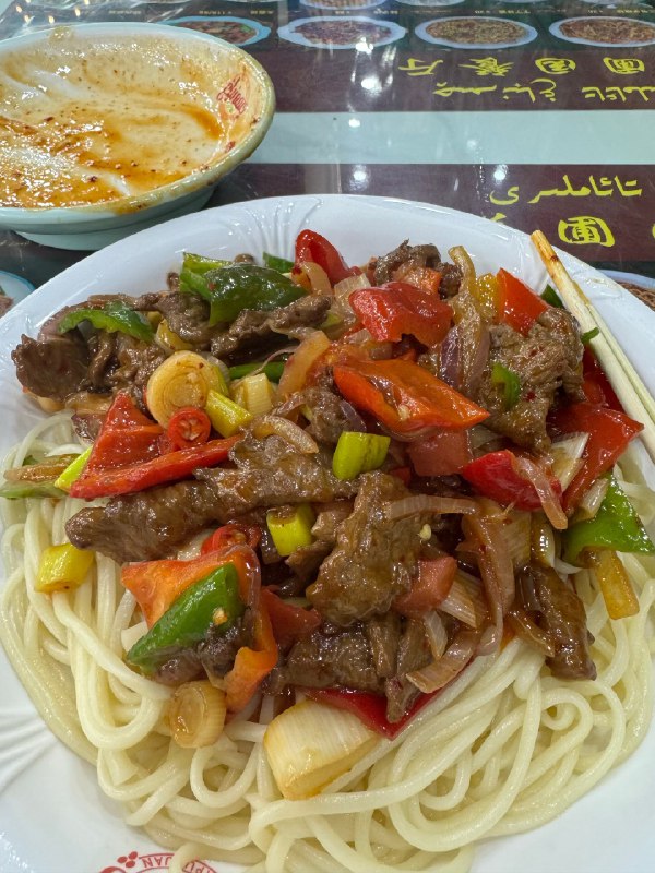 喜欢新疆作息，滑完一天雪还能来咖啡店工作到半夜喜欢新疆作息，滑完一天雪还能来咖啡店工作到半夜