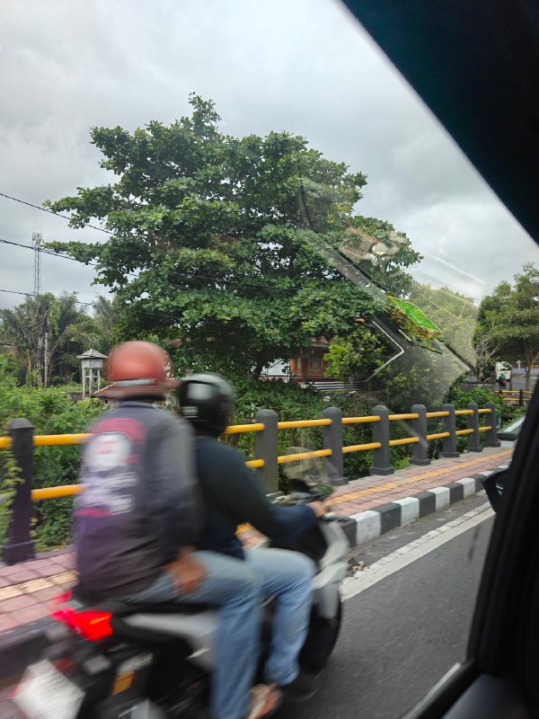 工作结束，今天主要是换酒店，从巴厘岛南部uluwatu区域去身心灵圣地乌布