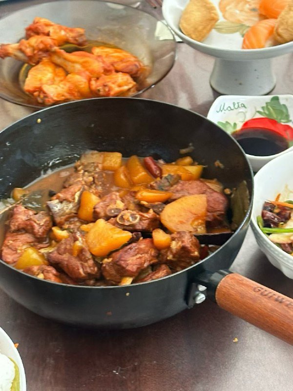 这年头真的太卷了，聚会必须学点什么东西带走🥹Vibe Coding 的现场，我越来越确认一件事：真正能做出好产品的人，底层一定有生活感