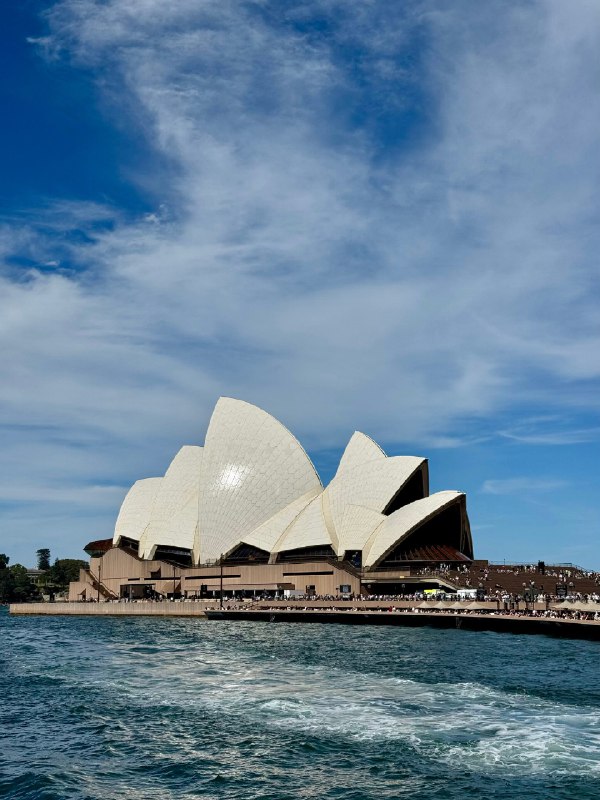 今天起来写了篇公众号，发了个小红书，录了个B站视频，然后坐船去海边玩了～今天起来写了篇公众号，发了个小红书，录了个B站视频，然后坐船去海边玩了～