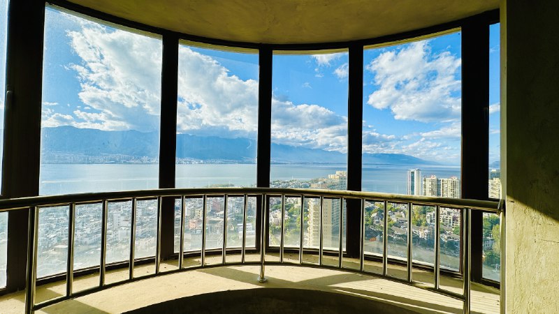 看到🍠上的两口子，靠一个窗景就能养活两个大号