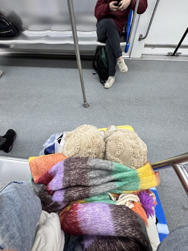 去的时候人模狗样回来的时候狼狈睡裤