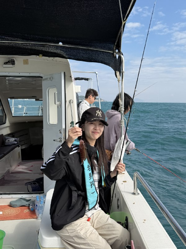 你最适合的“一人公司”商业模式是什么？我采取的是，一年只需要找到30个，人均付费一万的用户