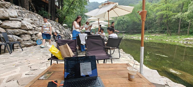 2025年的关键词是“落地”和“回响”