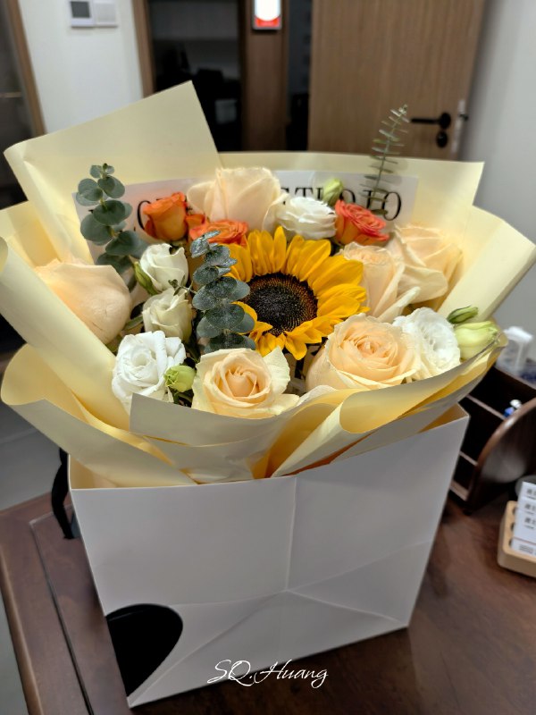 新增了一个兼职的夜门诊～还收到了一束欢迎的花花🥰