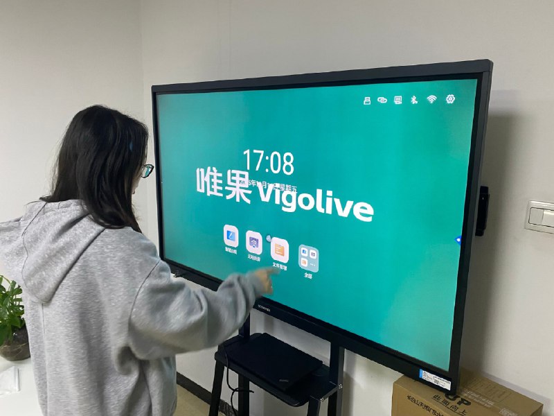 三年半时间从小白开始深入租房行业，从兴趣爱好到全职投入，从1个全职到现在近10人团队，从0个人到100w用户，每一步背后都是多少个披星戴月下班，是多少参与者的不懈努力～今年是团队真正全职第一年，对行业理解更深入，游戏才刚刚开始，唯果将会给城市青年带来不一样的，真实有温度的租房体验💪三年半时间从小白开始深入租房行业，从兴趣爱好到全职投入，从1个全职到现在近10人团队，从0个人到100w用户，每一步背后都是多少个披星戴月下班，是多少参与者的不懈努力～今年是团队真正全职第一年，对行业理解更深入，游戏才刚刚开始，唯果将会给城市青年带来不一样的，真实有温度的租房体验💪