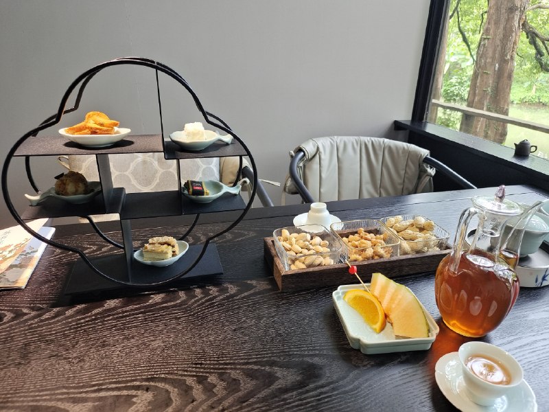 来一家西湖边的茶室谈合作藏在西湖边的树林里理想的隐市氛围从中午聊到晚上持续碰撞新的想法和合作机会好的环境也会激发好的状态来一家西湖边的茶室谈合作藏在西湖边的树林里理想的隐市氛围从中午聊到晚上持续碰撞新的想法和合作机会好的环境也会激发好的状态