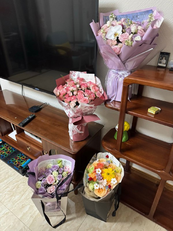 桃：接下来就是努力健康地活着，多活一天多拿一天钱