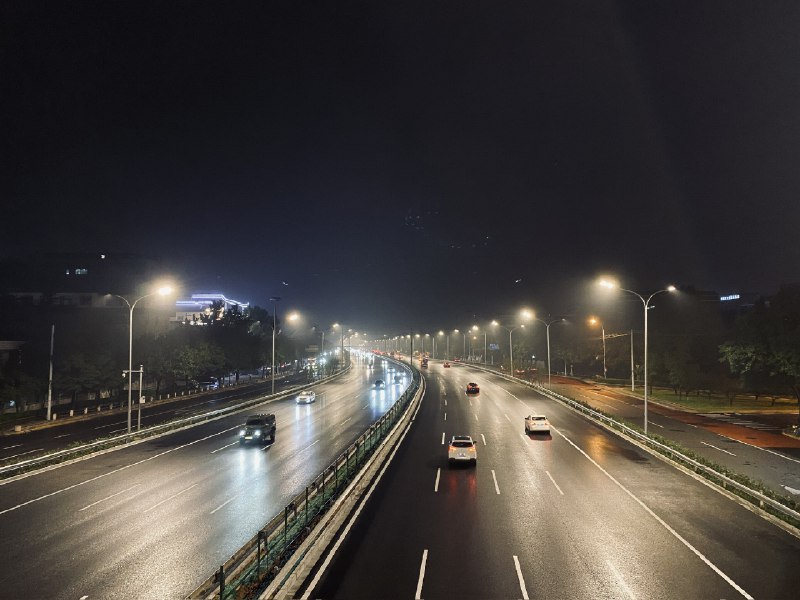 全程在路上的一天，也半点没闲着……和客户对方案，和老师要建议，和合伙人碰业务，还顺便交付了2条内容～现在到酒店，再把今天聊的内容记下，准备准备明天的参访，真是充实的一天啊😂全程在路上的一天，也半点没闲着……和客户对方案，和老师要建议，和合伙人碰业务，还顺便交付了2条内容～现在到酒店，再把今天聊的内容记下，准备准备明天的参访，真是充实的一天啊😂