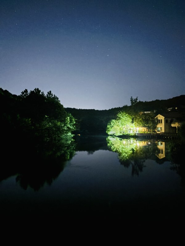 自由职业之后，陆陆续续待过5个社区，安吉DNA，杭州Q·space、黄山NCC、上海DNC、杭州青山村，每一个社区的体验都很好，以至于我完全放弃了旅游