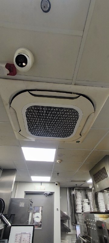 13个小时，两台烤炉，一个油烟机，两台空调，24个出风口………跟人打交道的工作做久了需要做一些这种清净的工作换换脑子，因为不可控的事情经历的太多以后容易对自我产生怀疑和否定