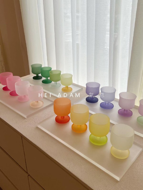 把赚💰当成唯一目标，像盯着计分板打球——越看越紧张，动作越容易变形