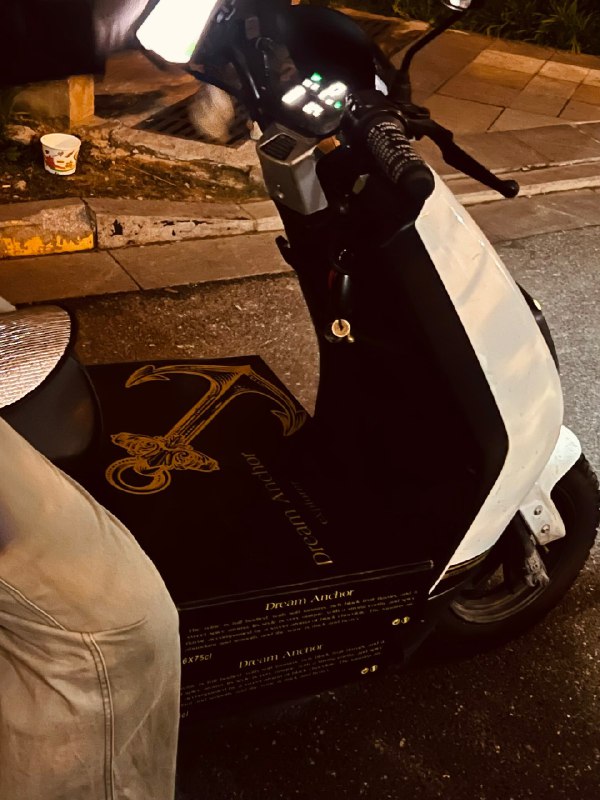 下午才刚刚被同事调侃说，或者说是被他非常认真的提建议说：就我这样把服务做得太细致的人是永远做不大的，就像是开店，开一家店你做得再好也没有用，你得开连锁，规模化，那才叫生意