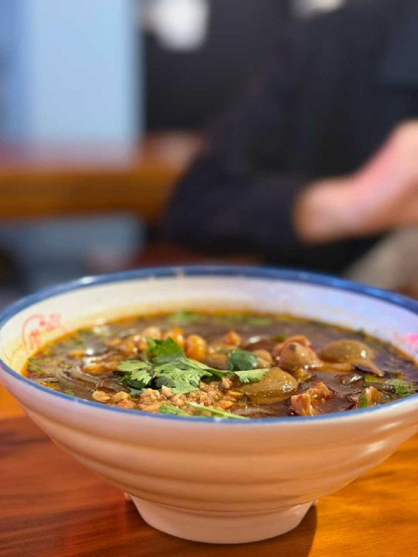 脑子装不下的东西，就用肚子装