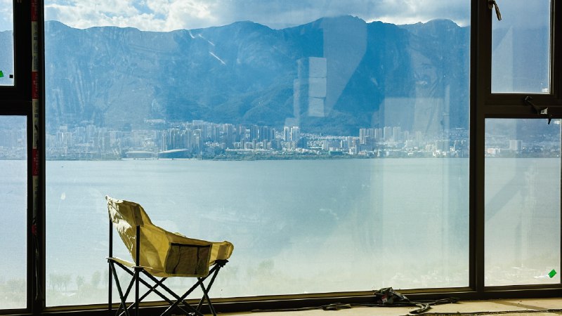 看到🍠上的两口子，靠一个窗景就能养活两个大号