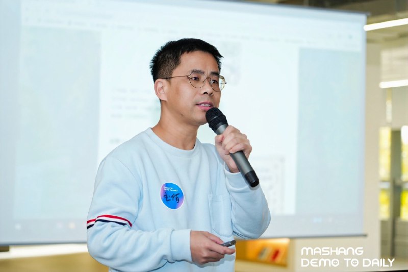 下午参加了一场 AI沙龙，听到了大佬@玉伯 的分享，有几点让我比较意外，也挺受启发：融资的“反共识”： 原以为大厂高管出来创业，资源人脉是绝对优势