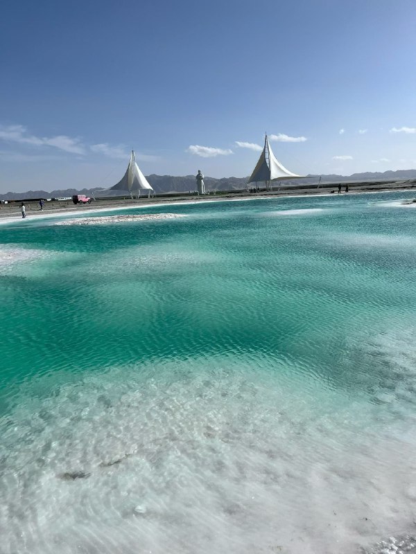 自驾青甘大环线，原本以为今天下雨只能窝在酒店好好工作了，没想到下午放晴了，去翡翠湖溜达了一圈，绝美，全部手机原图实拍，就是风太大太冷了，被吹成狗了自驾青甘大环线，原本以为今天下雨只能窝在酒店好好工作了，没想到下午放晴了，去翡翠湖溜达了一圈，绝美，全部手机原图实拍，就是风太大太冷了，被吹成狗了