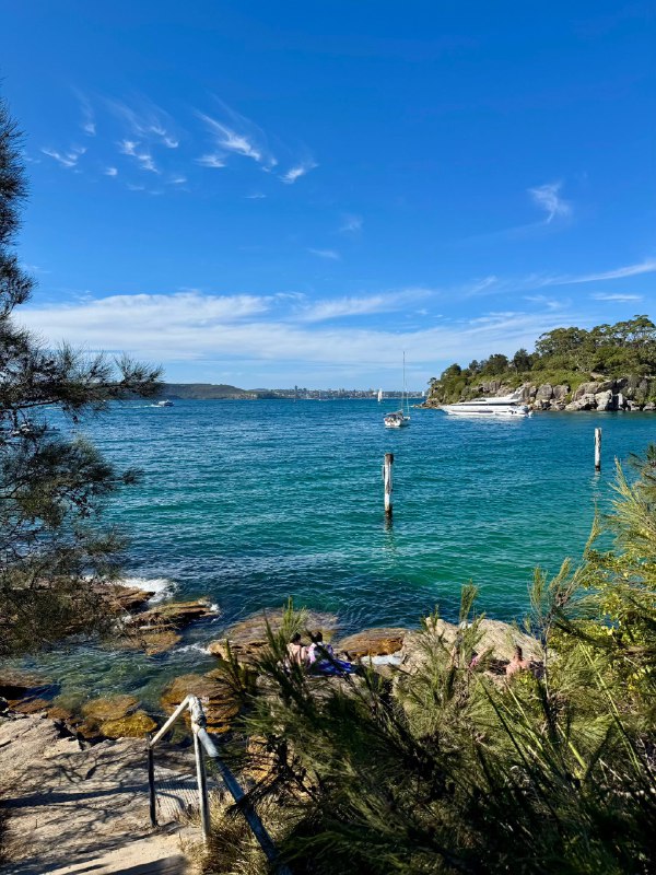 今天起来写了篇公众号，发了个小红书，录了个B站视频，然后坐船去海边玩了～今天起来写了篇公众号，发了个小红书，录了个B站视频，然后坐船去海边玩了～