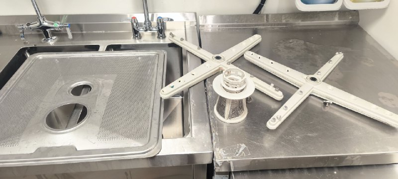 二手翻新之女生自用烤炉……早上过来把烤炉洗完，线路接好，开机测试了一下，完美