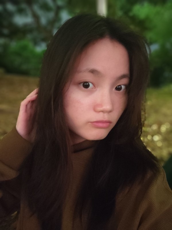 跑完步拉伸时，耳机里在放《裂缝中的阳光》