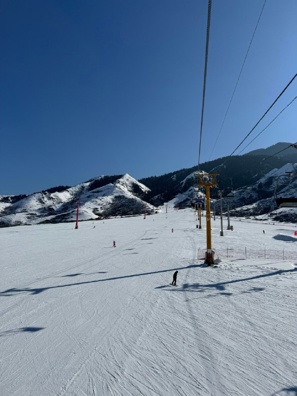 喜欢新疆作息，滑完一天雪还能来咖啡店工作到半夜喜欢新疆作息，滑完一天雪还能来咖啡店工作到半夜