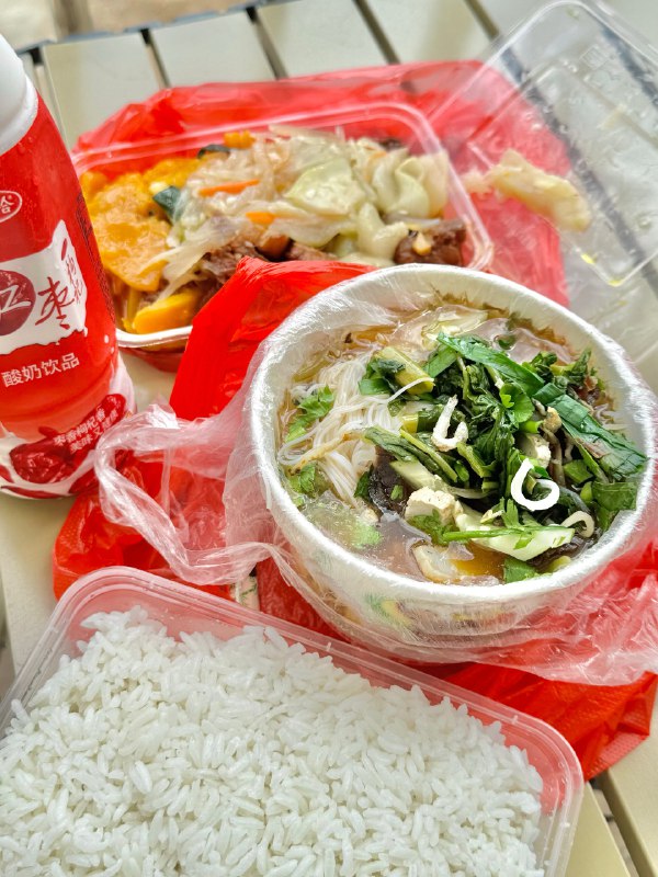 是啦，被投喂，又处理破路由器当一下午废物了是啦，被投喂，又处理破路由器当一下午废物了