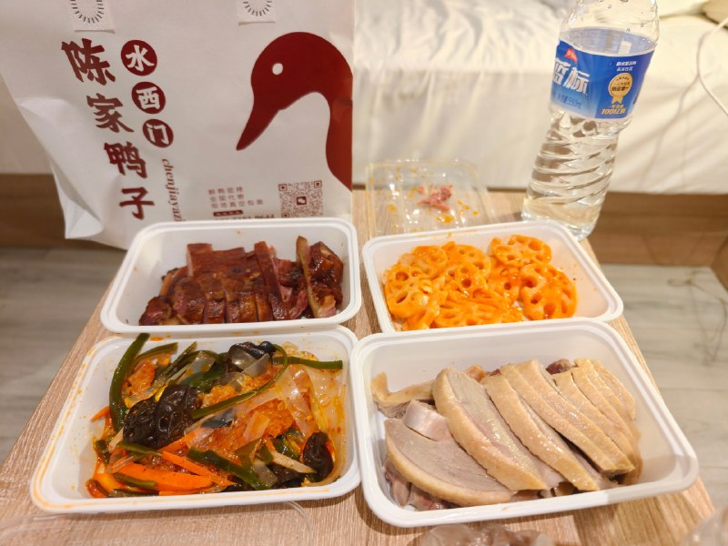 表达欲匮乏怎么办同行人说 不是要当博主嘛 怎么不拍脑子里都是 这些人人都看过啊 不是什么奇珍异宝不过确实唯有看到公园里的鸟儿时 有了举起镜头记录的欲望表达欲匮乏怎么办同行人说 不是要当博主嘛 怎么不拍脑子里都是 这些人人都看过啊 不是什么奇珍异宝不过确实唯有看到公园里的鸟儿时 有了举起镜头记录的欲望