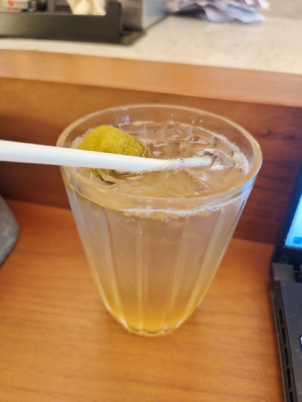 今日办公搭子～☕️ 可可红茶拿铁🥤 梅子露气泡💍 义乌买的机器人项链昨天在义乌暴走了一万六千多步今天要状态拉满，冲刺效率(ง•̀_•́)ง今日办公搭子～☕️ 可可红茶拿铁🥤 梅子露气泡💍 义乌买的机器人项链昨天在义乌暴走了一万六千多步今天要状态拉满，冲刺效率(ง•̀_•́)ง