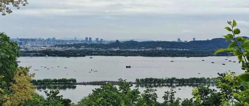 河林的6月总结：高密度公开分享/多项目并行/AI生产力系统迭代/视频号知识库搭建/生活日常6 月一直保持多项目并行、共同推进的节奏；还做了好几场对外分享