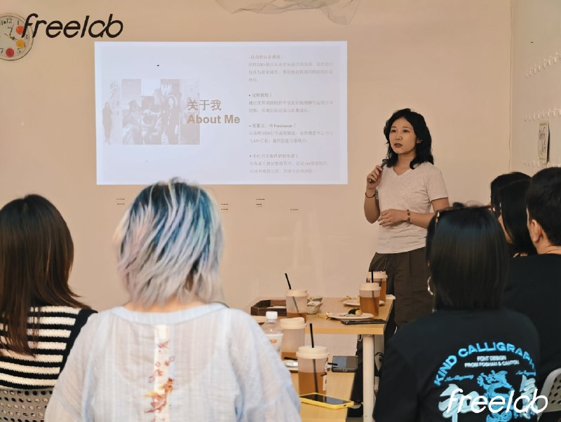 🥳恭喜FreeLab广州自由客沙龙圆满结束!!!多多老师从技术逻辑切入，拆解了AI智能体如何重构自由职业者的时间价值