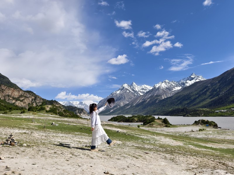 很多人看我朋友圈天天旅行，以为我家底丰厚