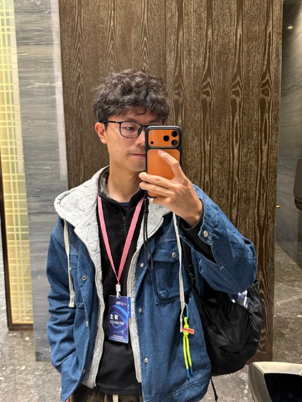 中英文切换，勾兑了一堆境外旅游局资源，希望未来有机会合作上，当e人好累🫠很有种招聘会的感觉，不过比找工作轻松多了，而且也平等不少中英文切换，勾兑了一堆境外旅游局资源，希望未来有机会合作上，当e人好累🫠很有种招聘会的感觉，不过比找工作轻松多了，而且也平等不少