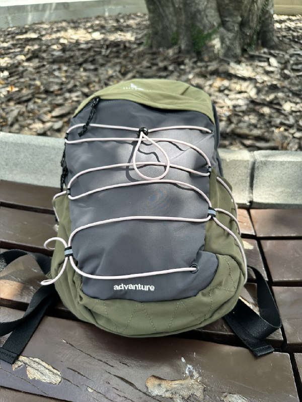 每天都能收到好多来自世界各地的自发返图！背包的、笔记本的、袜子的、帽子的，各种各样