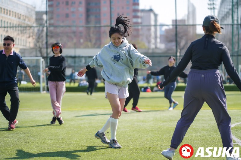 一个可能有用的爱好变现方法论：我简介里挂着的那个Asuka橄榄球俱乐部，其实现在不怎么打了