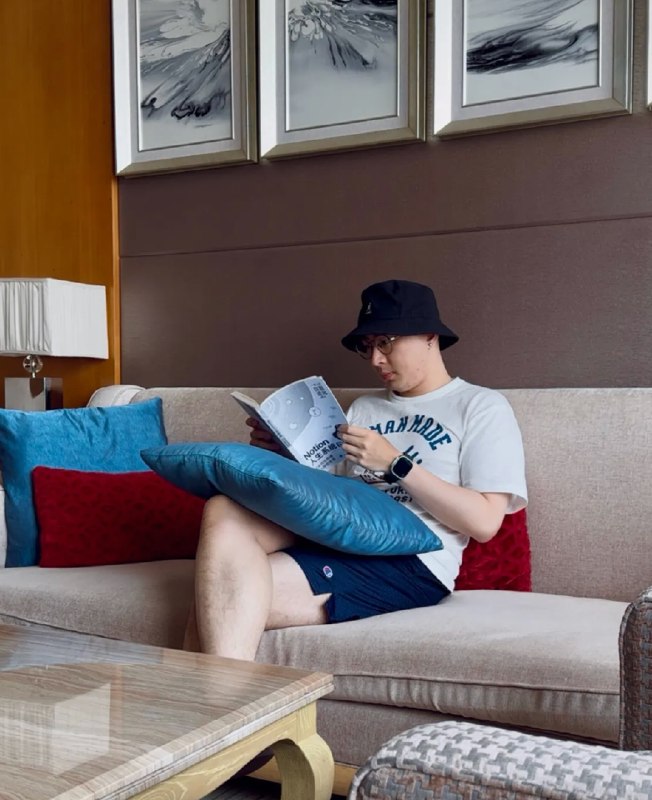 咨询+1️⃣，国央企员工，该如何建立第二收入，甚至实现职业转型？？？今天这个俱乐部成员，双一流硕士，在中海油干了2年，然后去了某个事业单位，收入水平在当地也不低，但有了孩子之后，想看看怎么靠自媒体，获得更多收入