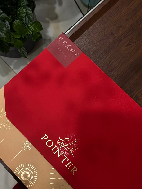 我还是有点小巧思的虽然破损了一点但还能凑合用当然，瑕疵就是瑕疵，额外收费是不合适的送！我还是有点小巧思的虽然破损了一点但还能凑合用当然，瑕疵就是瑕疵，额外收费是不合适的送！