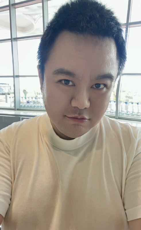 加入一家上市公司领百万年薪其实一点都没有什么了不起的——真正了不起的是从零到一把一家企业干到上市做到一千亿市值