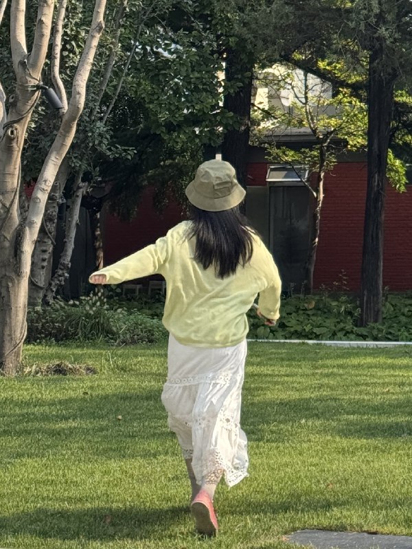 每天都能收到好多来自世界各地的自发返图！背包的、笔记本的、袜子的、帽子的，各种各样