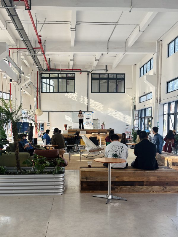 自由职业之后，陆陆续续待过5个社区，安吉DNA，杭州Q·space、黄山NCC、上海DNC、杭州青山村，每一个社区的体验都很好，以至于我完全放弃了旅游