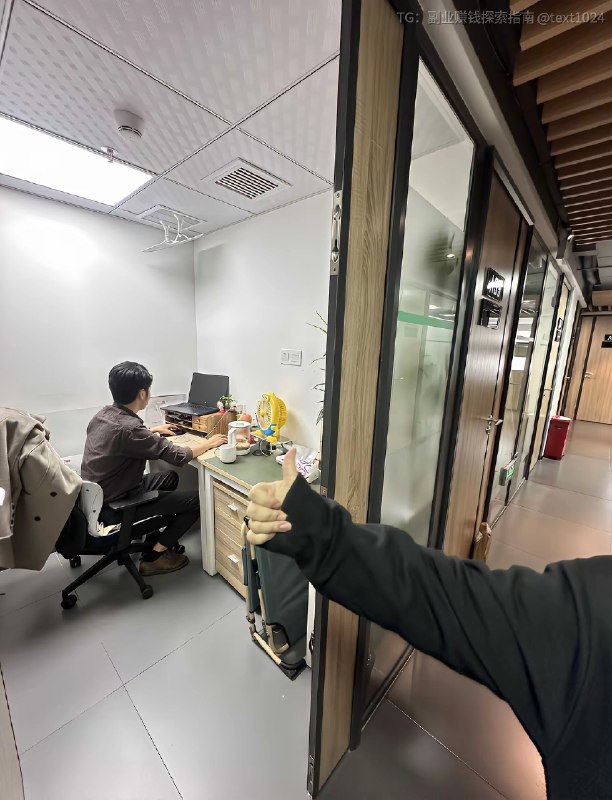 这就是深圳的速度，深圳的特色与创新！深圳OpenClaw一人公司爆火，普通人创业迎来新风口！最近深圳OpenClaw一人公司彻底火出圈，再次让大家见识到什么叫深圳速度，不少创业者直呼太香，纷纷奔赴深圳开启轻创业之路